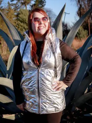 Parka plateada sin mangas